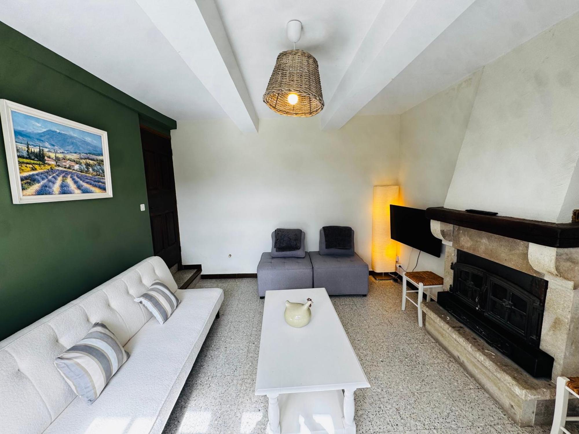 Gite La Bastide De La Loge Au Pied Du Mont Ventoux ソー・ドゥ・ヴォクリューズ 部屋 写真